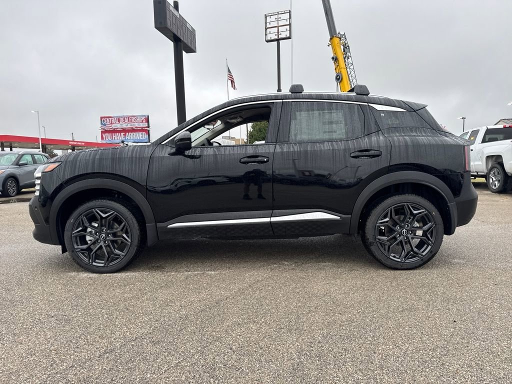 New 2026 Nissan Kicks SR image 2