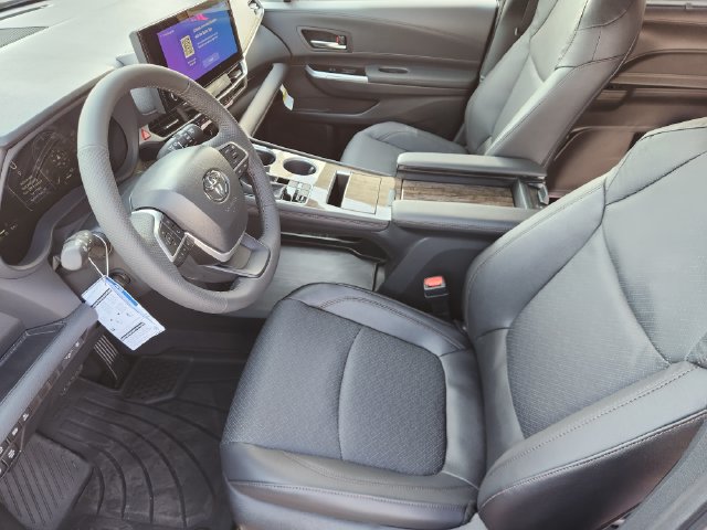 New 2026 Toyota Sienna Limited AWD/4WD image 11