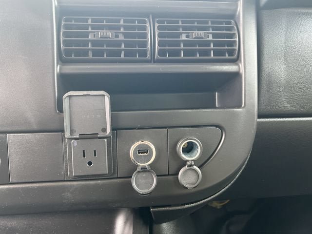 Used 2016 Chevrolet Express 3500 RWD image 30