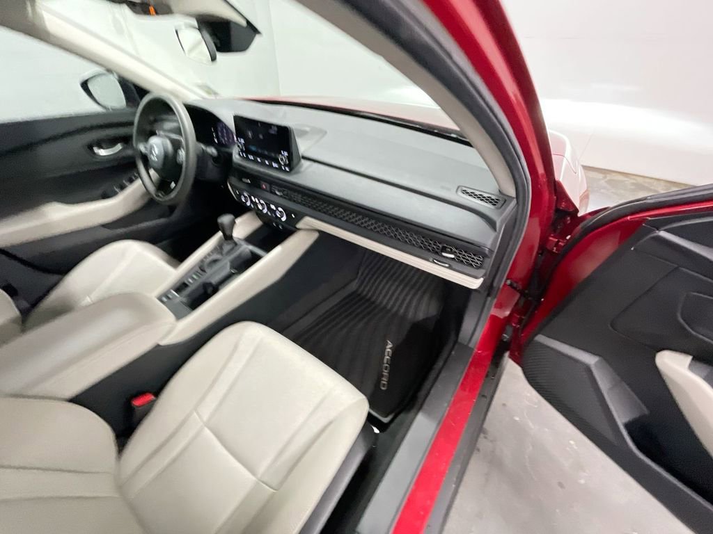 Used 2025 Honda Accord SE image 27