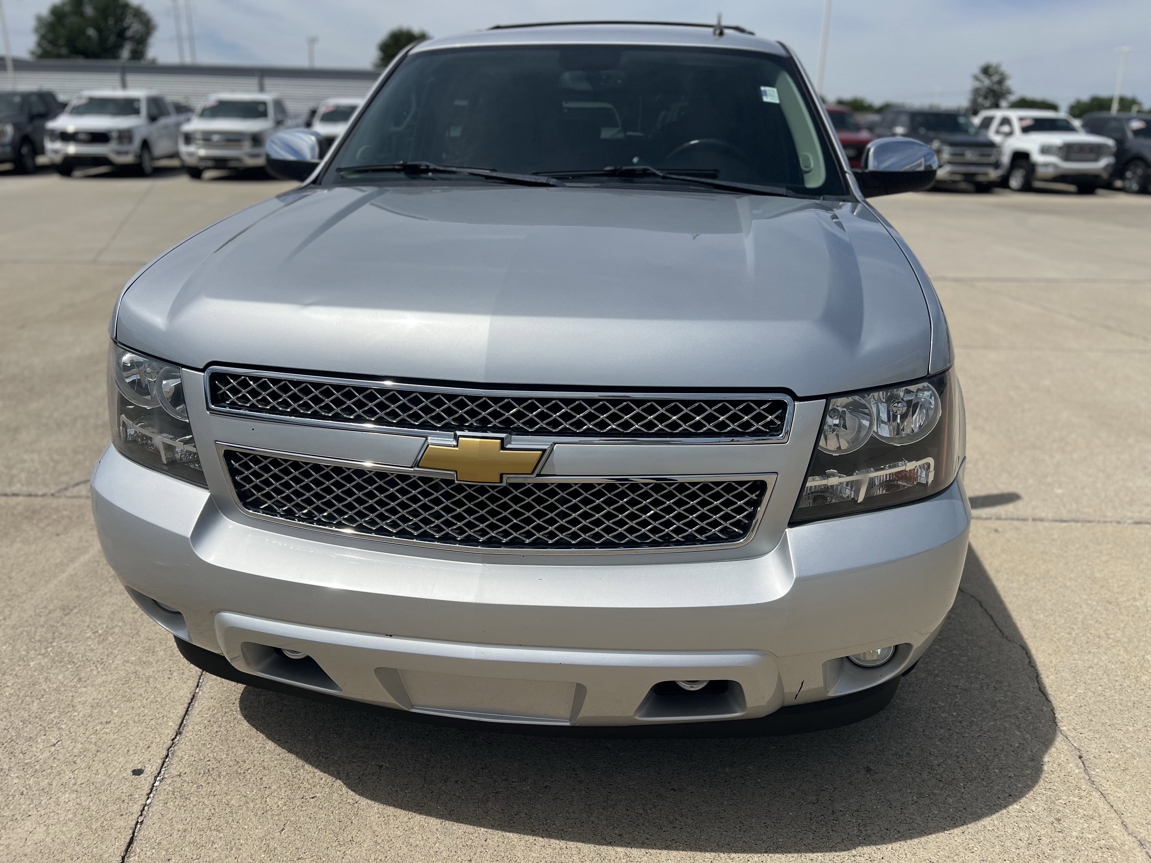Used 2012 Chevrolet Tahoe LTZ AWD/4WD image 12