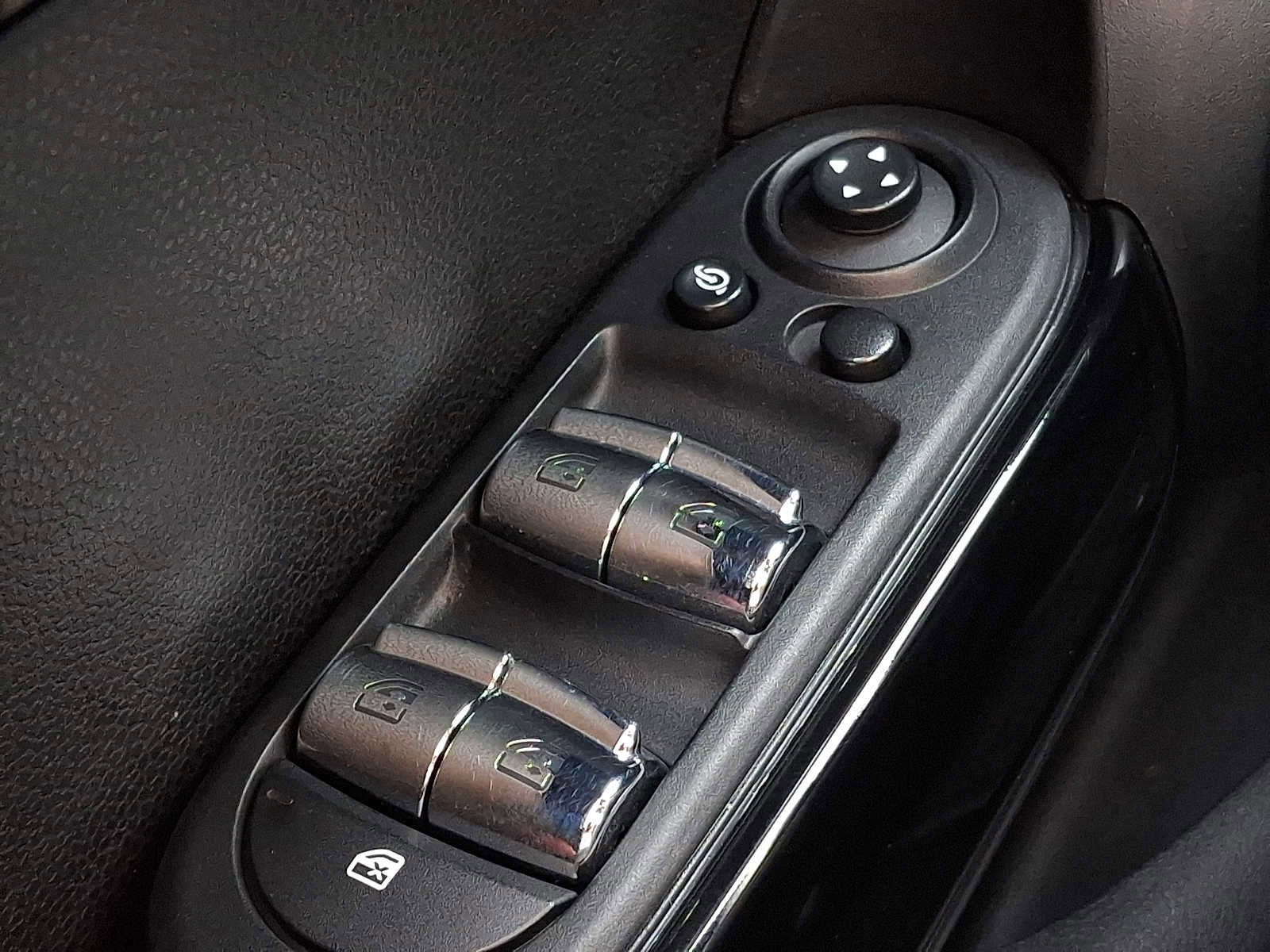 Used 2020 MINI Cooper S image 23