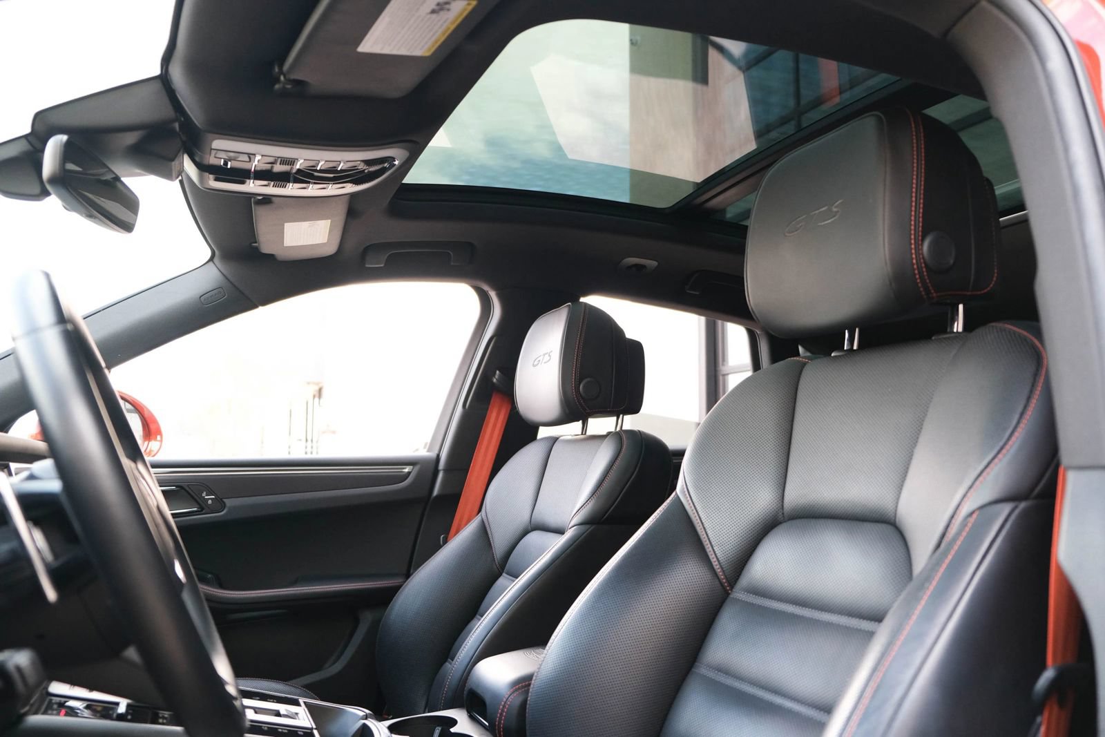 Used 2022 Porsche Macan GTS AWD/4WD image 38