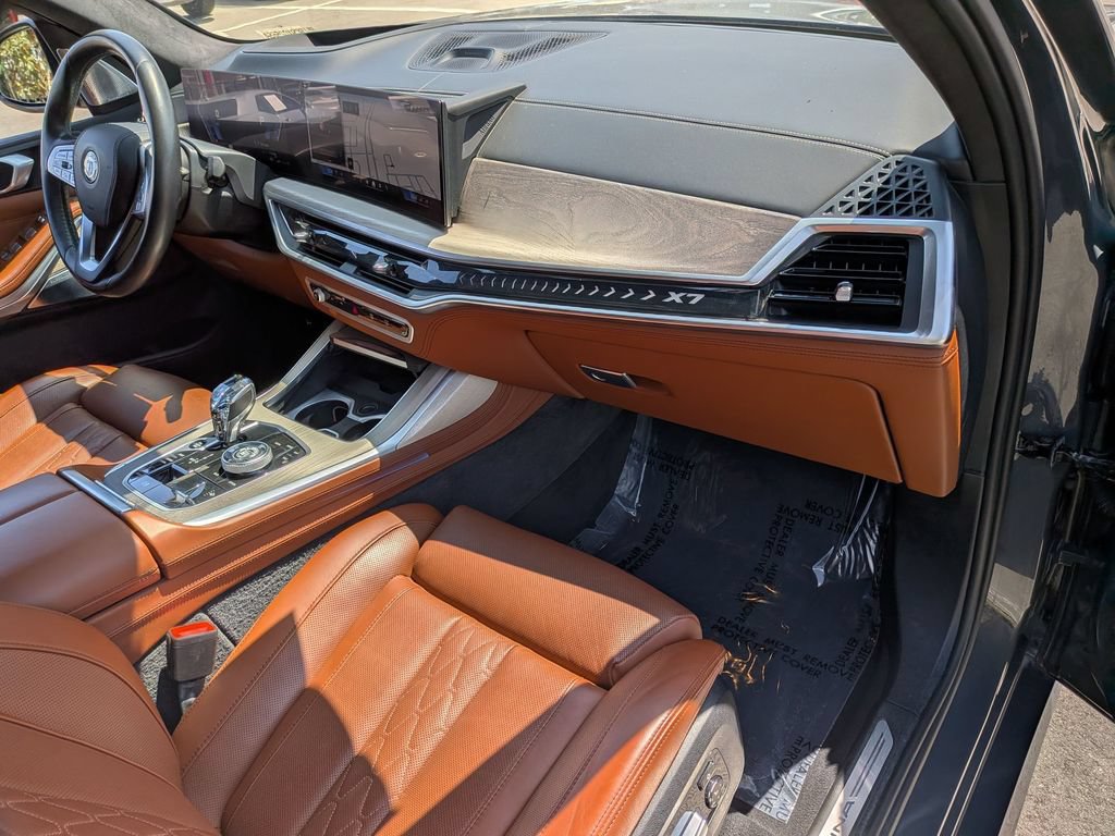 Certified 2025 BMW ALPINA XB7 AWD/4WD image 9