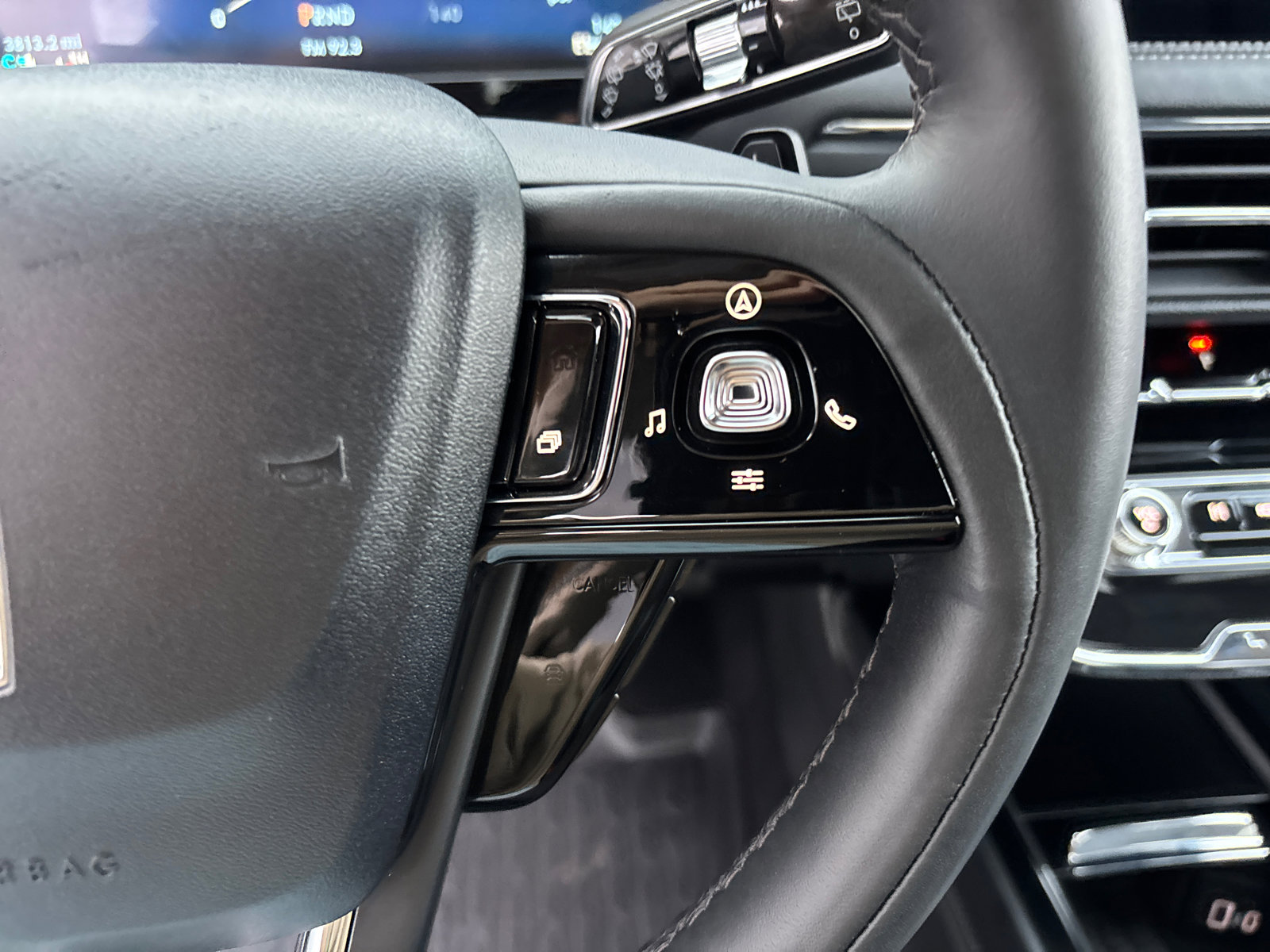 New 2025 Lincoln Corsair Reserve image 18