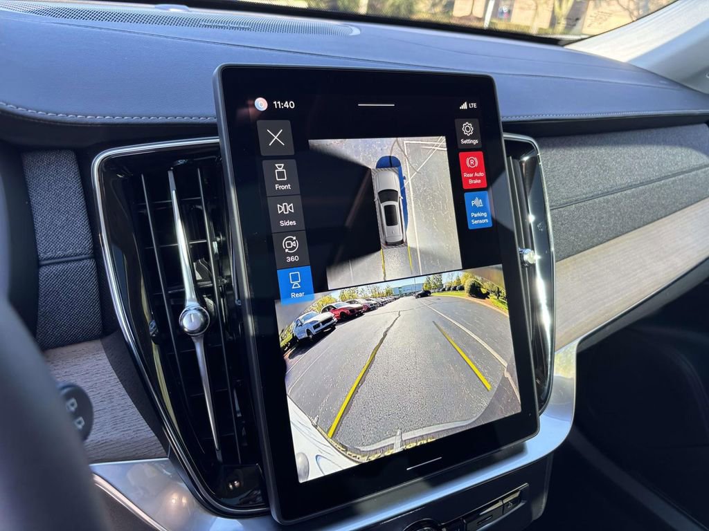 New 2026 Volvo XC90 B6 Plus w/ Protection Package Premier image 21