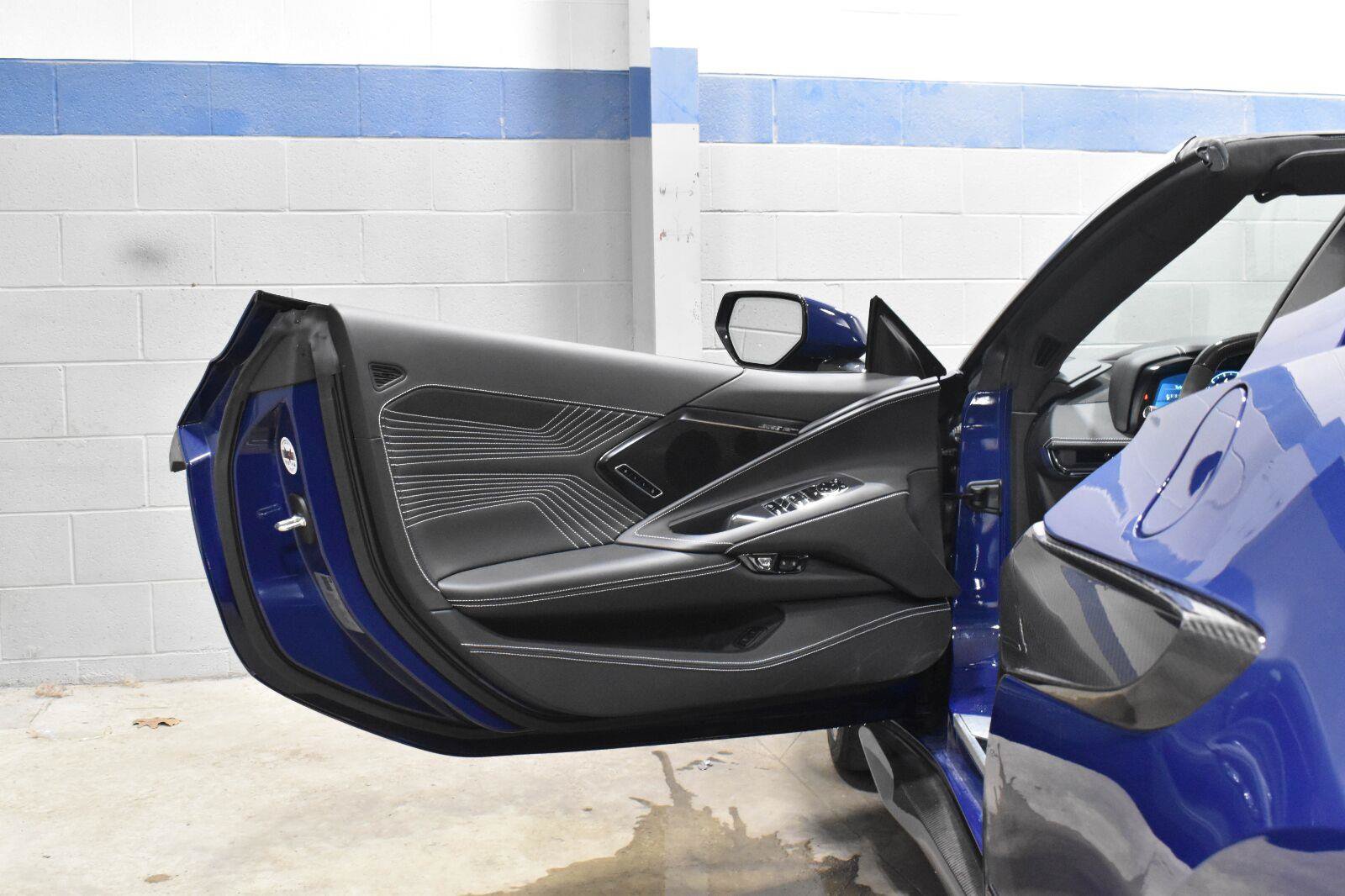 Used 2025 Chevrolet Corvette ZR1 w/ ZR1 Carbon Fiber Aero Package RWD image 5