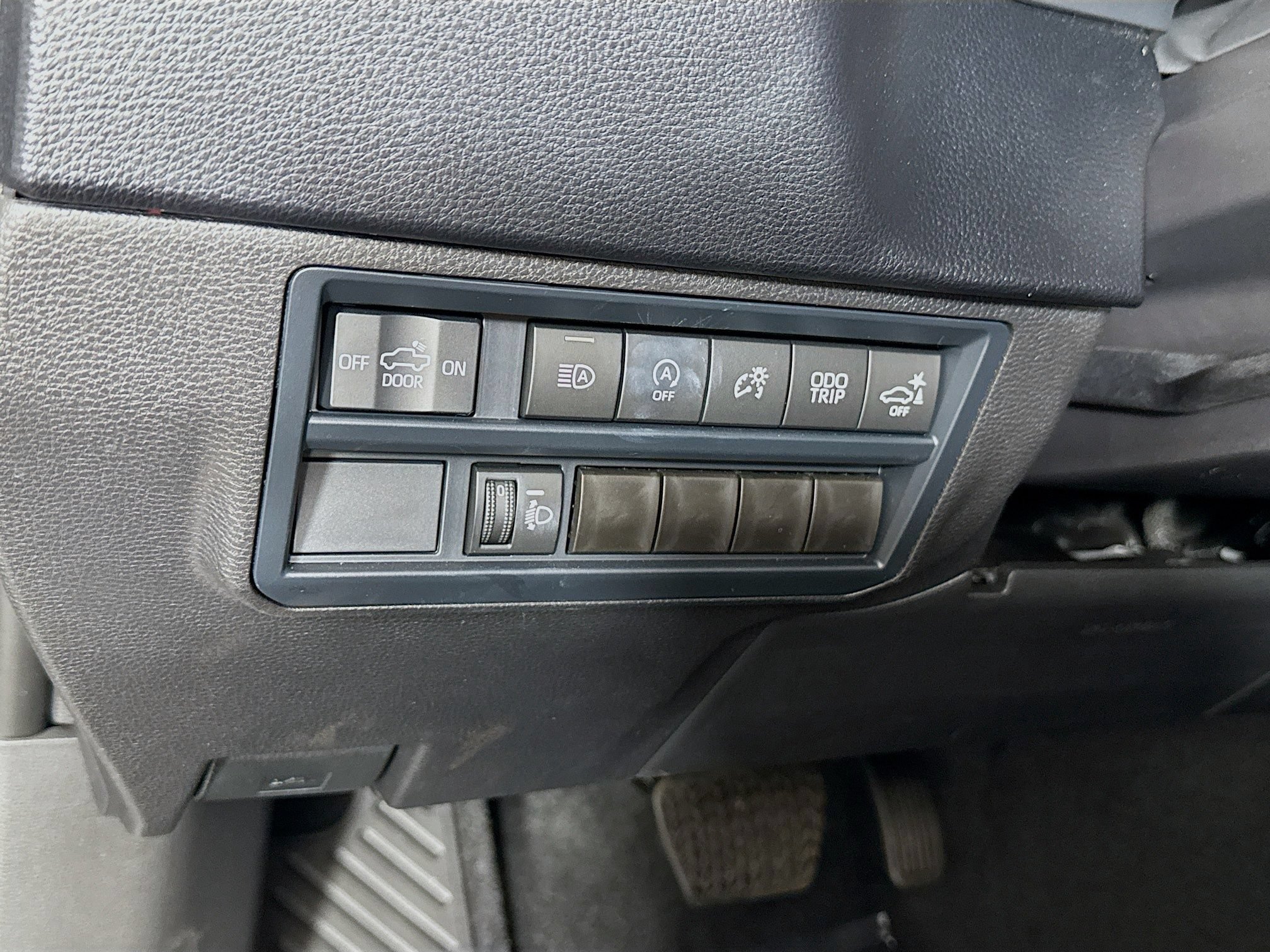 Certified 2025 Toyota Tundra SR5 AWD/4WD image 11