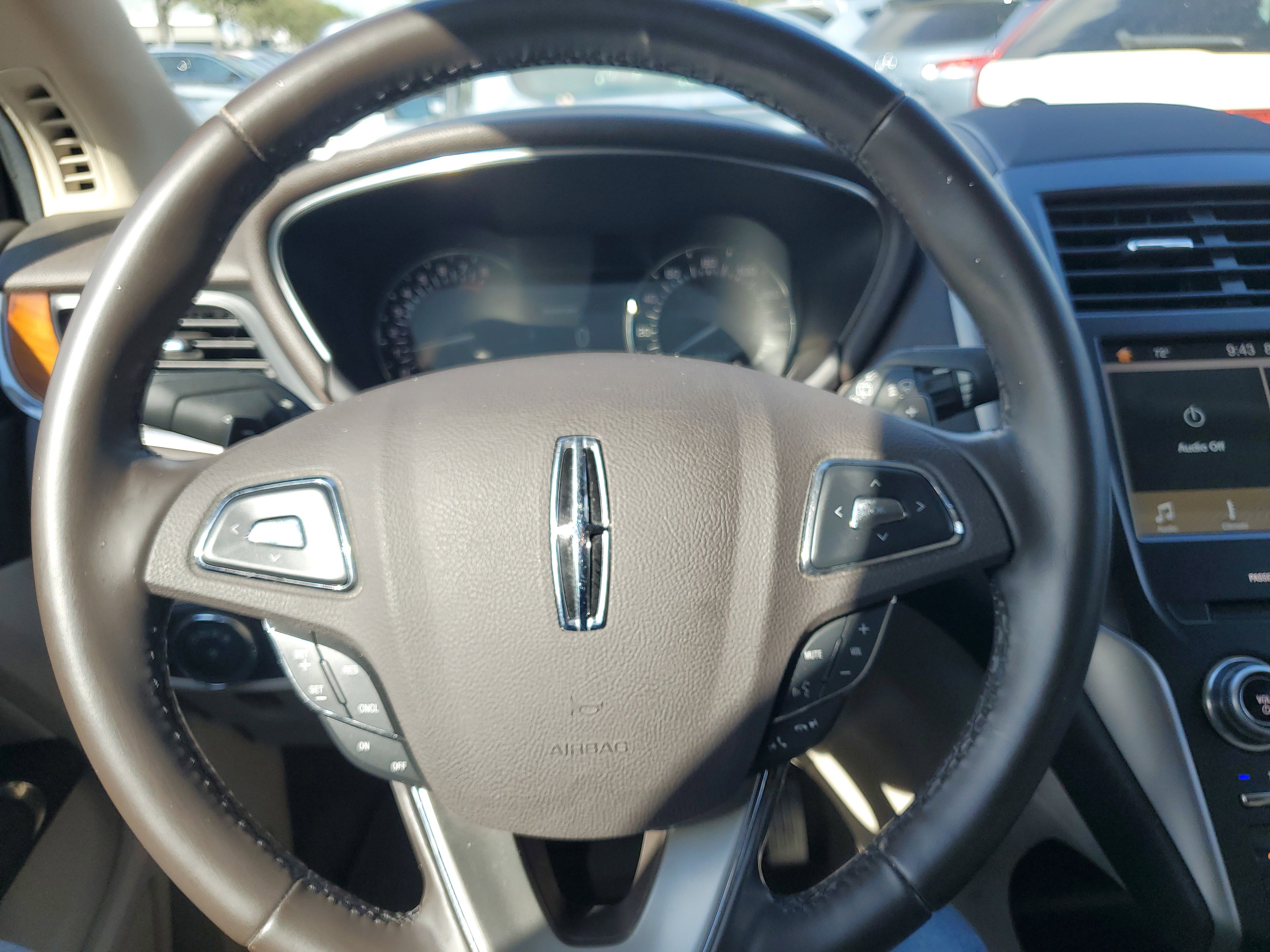 Used 2017 Lincoln MKC Select image 17