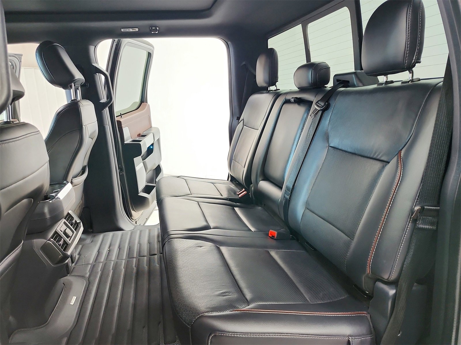 Used 2021 Ford F150 Lariat w/ Equipment Group 502A High image 39