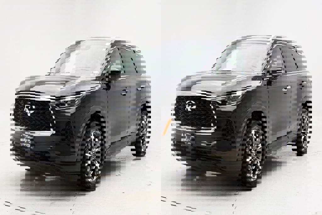 Used 2023 INFINITI QX60 Luxe w/ Vision Package image 3