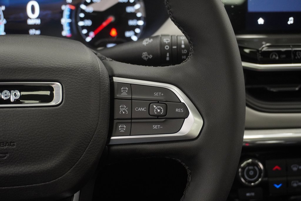 Certified 2024 Jeep Compass Limited w/ Sun and Sound Group image 33