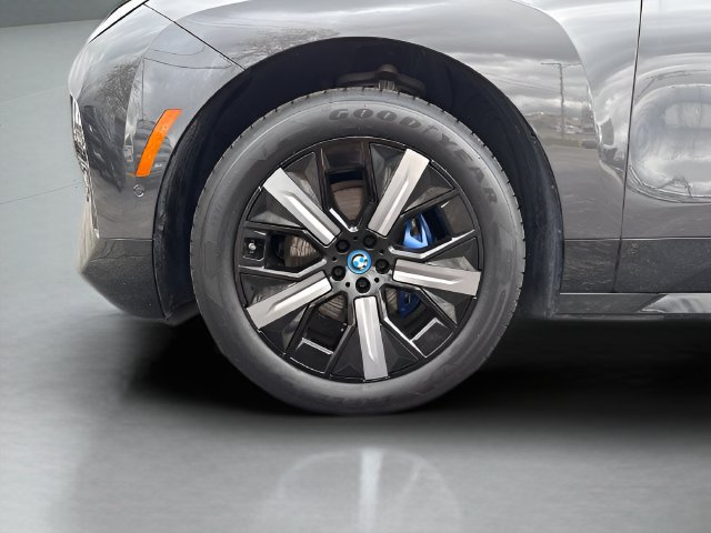 Certified 2024 BMW iX xDrive50 w/ Sport Package AWD/4WD image 27