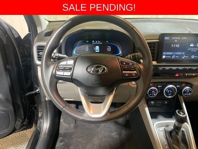 Used 2025 Hyundai Venue SEL image 13