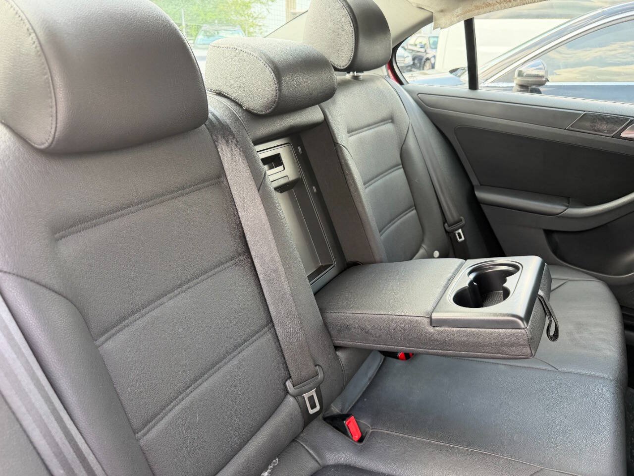 Used 2012 Volkswagen Jetta SE FWD image 34