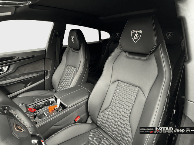 Used 2022 Lamborghini Urus AWD/4WD image 10