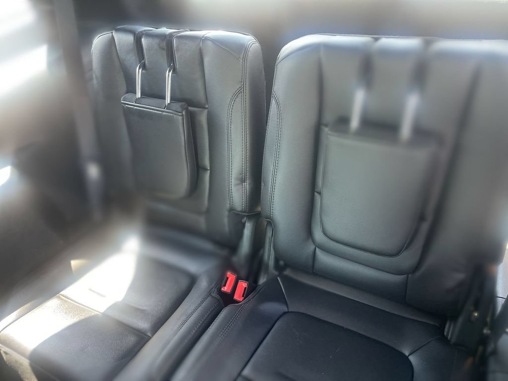 Used 2019 Ford Explorer XLT w/ Equipment Group 202A AWD/4WD image 40