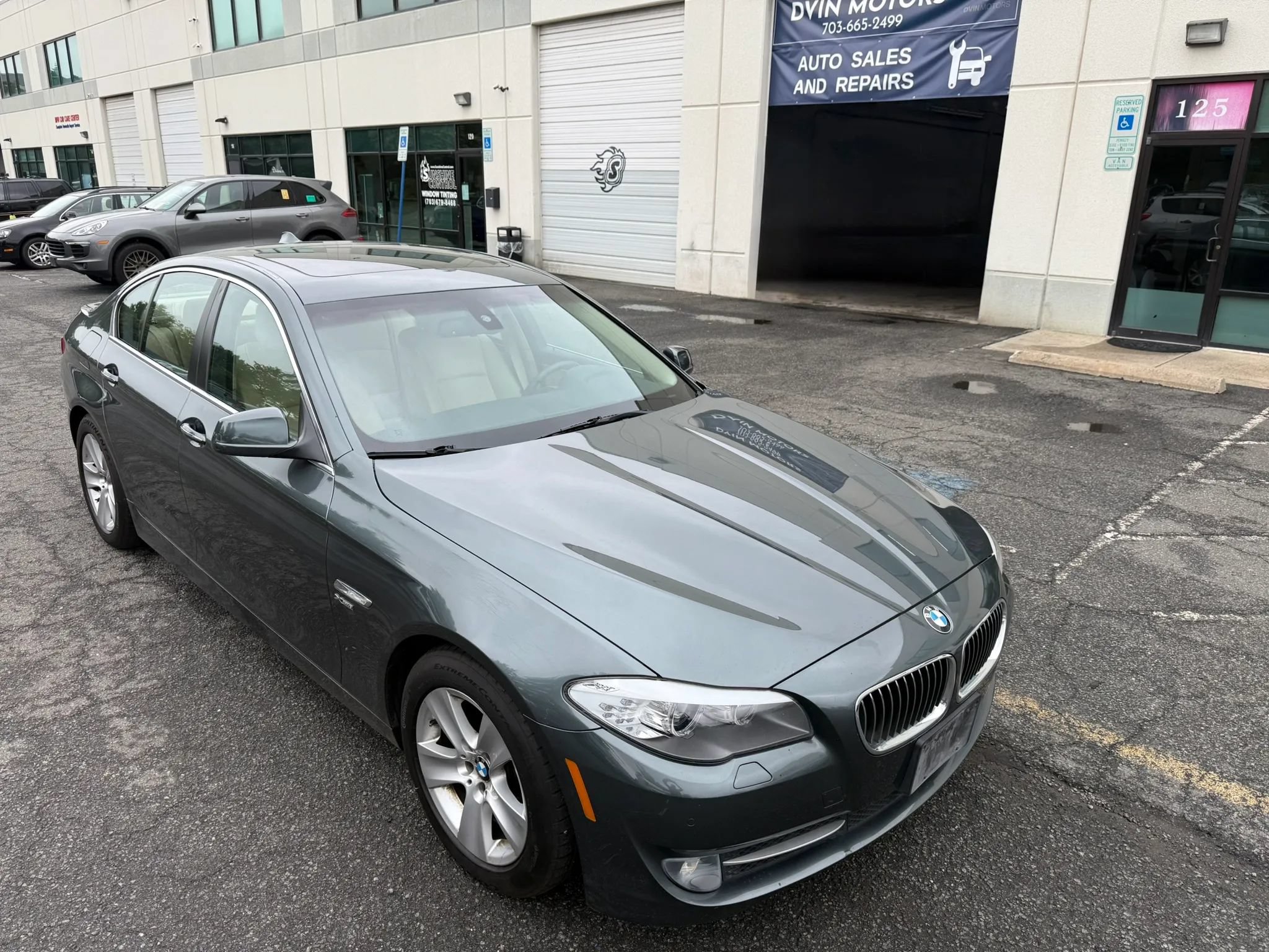 Used 2012 BMW 528i xDrive Sedan AWD/4WD image 8