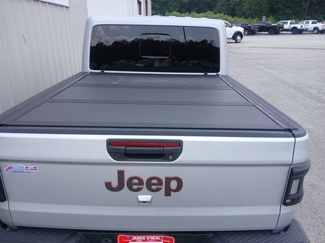 Used 2023 Jeep Gladiator Mojave w/ Cold Weather Group AWD/4WD image 5