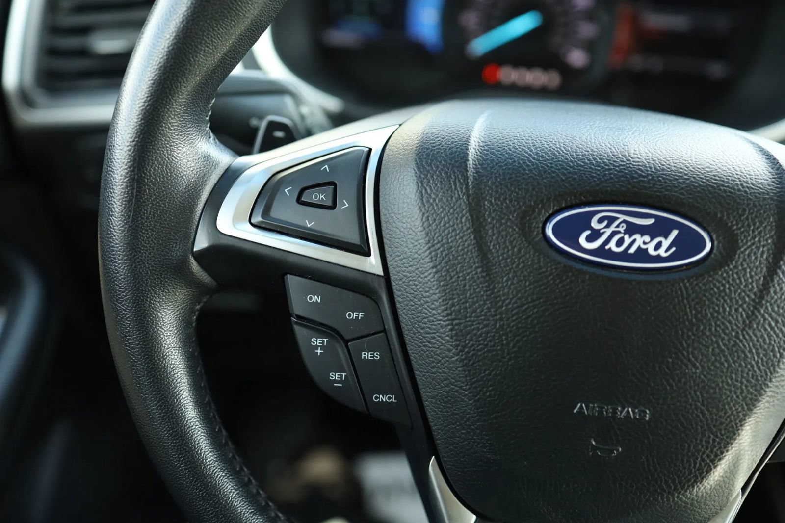 Used 2017 Ford Edge SEL w/ Equipment Group 201A AWD/4WD image 17