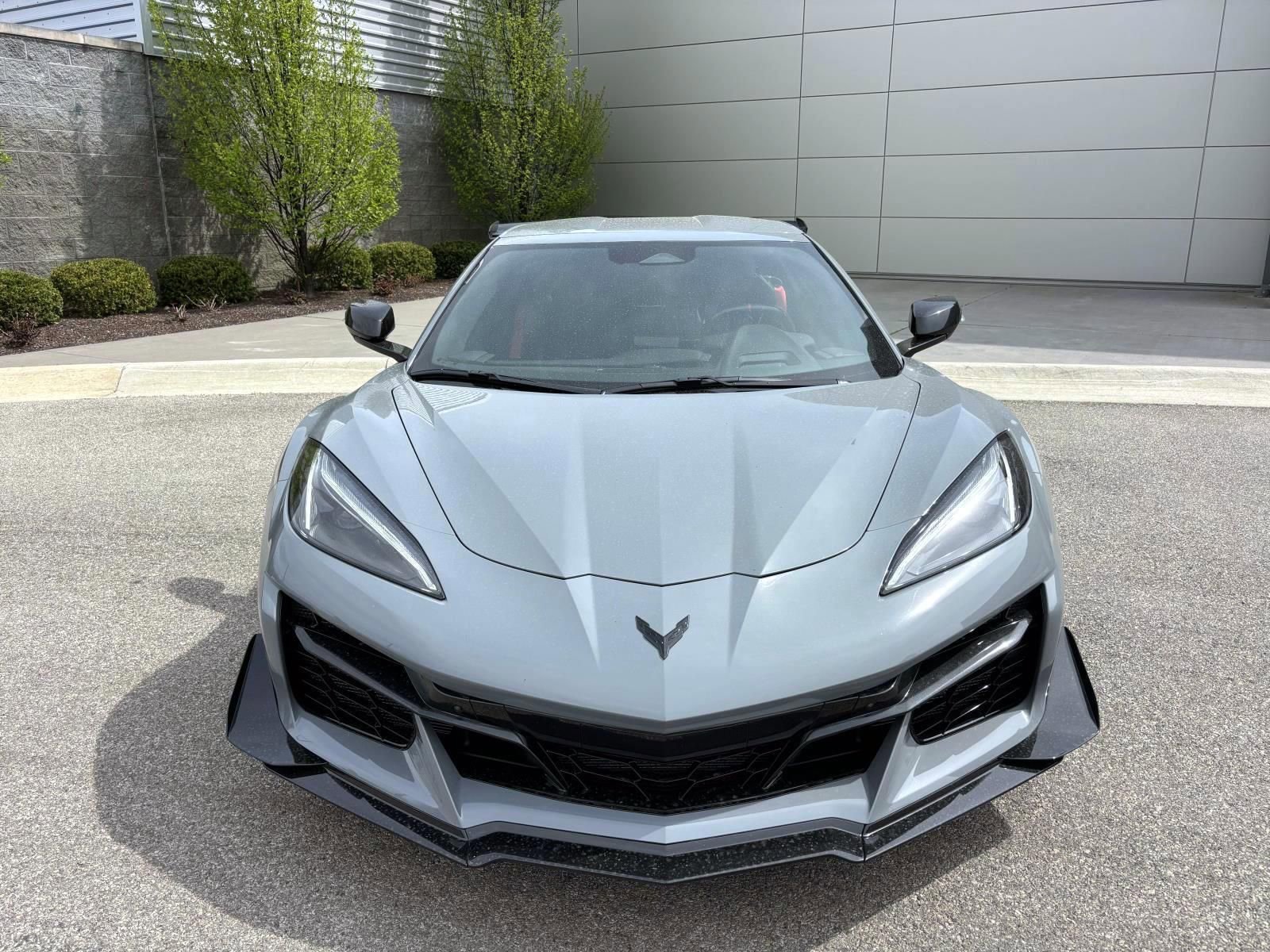 Used 2024 Chevrolet Corvette Z06 w/ Z07 Performance Package RWD image 2