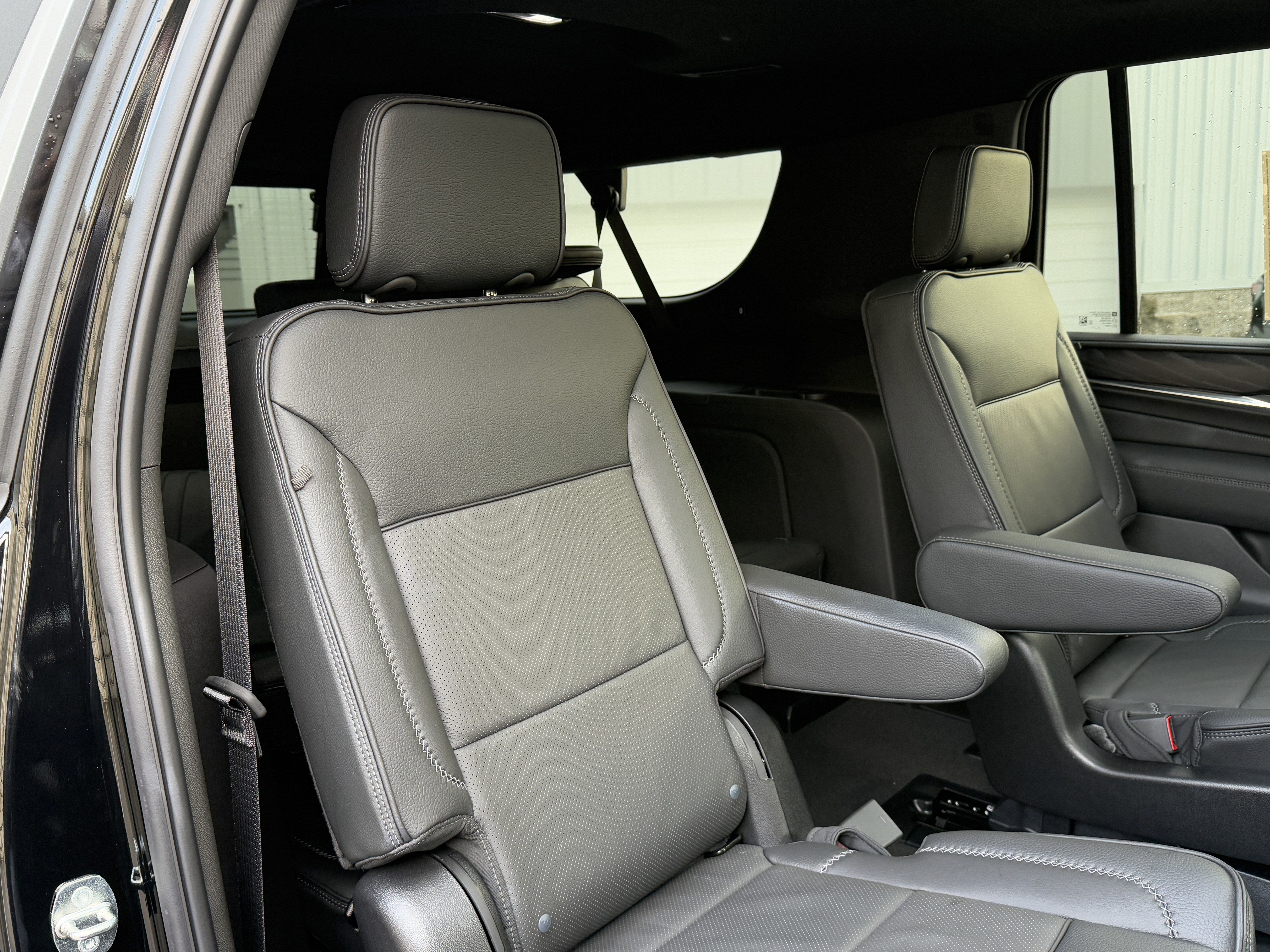 Used 2023 GMC Yukon XL Denali image 26