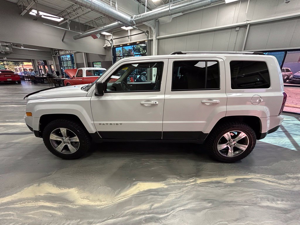 Used 2017 Jeep Patriot High Altitude AWD/4WD image 35