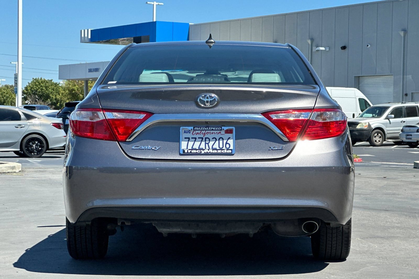 Used 2017 Toyota Camry XLE w/ Moonroof Package FWD image 5