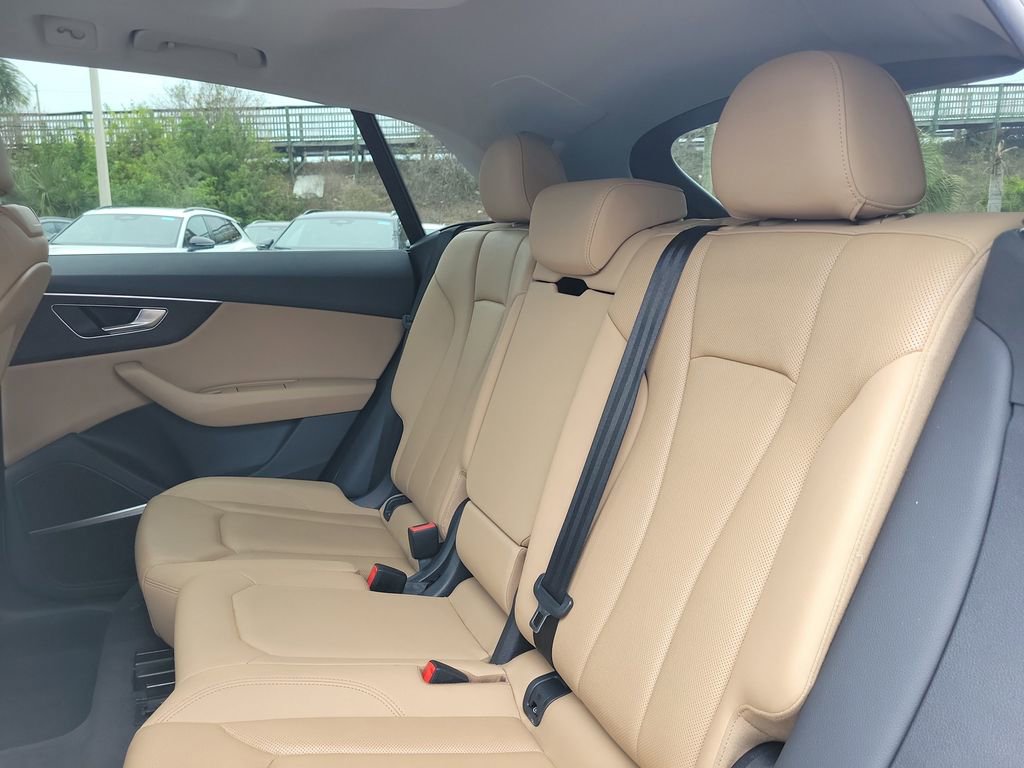 Used 2021 Audi Q8 Premium Plus w/ Premium Plus Package image 12