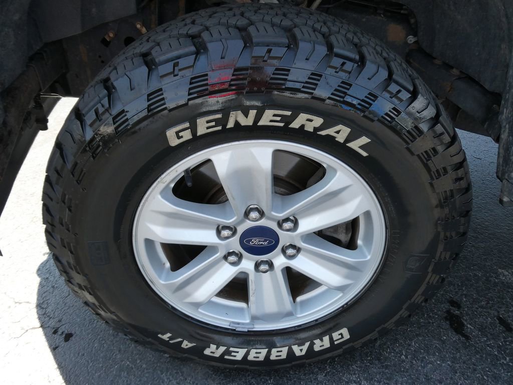 Used 2018 Ford F150 XLT w/ Trailer Tow Package image 10