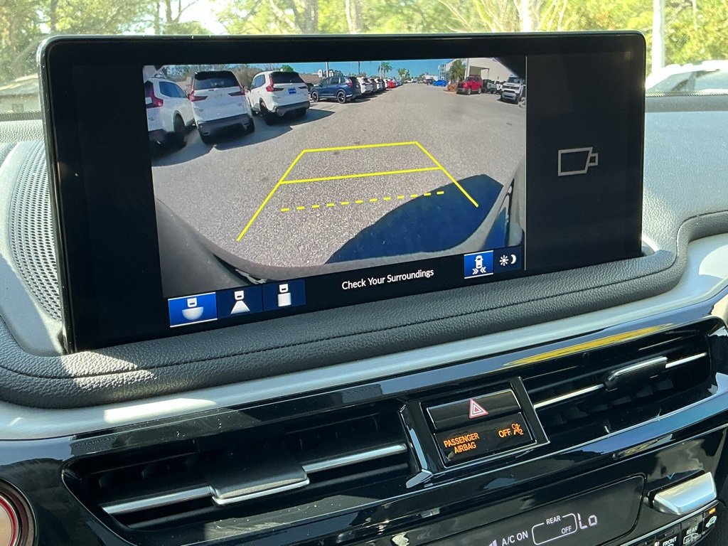 Used 2025 Acura MDX FWD image 38