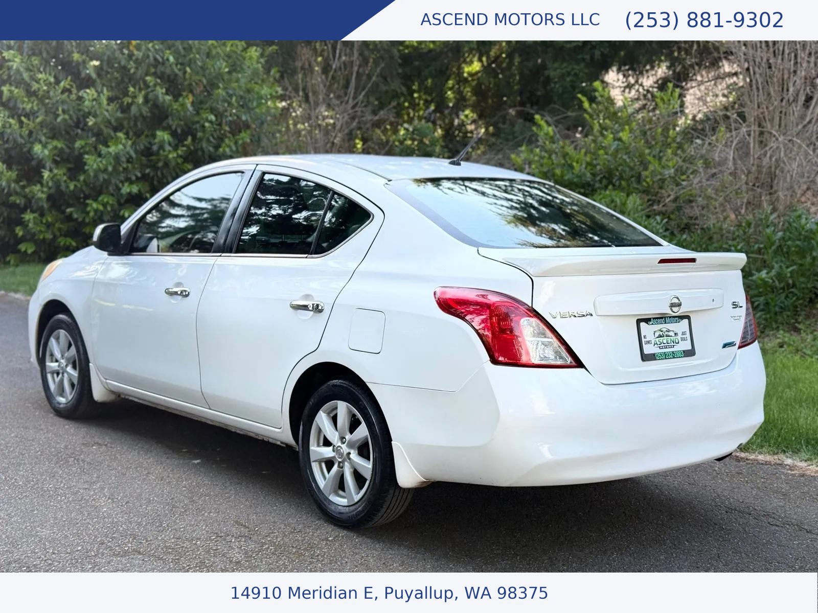Used 2013 Nissan Versa FWD image 3