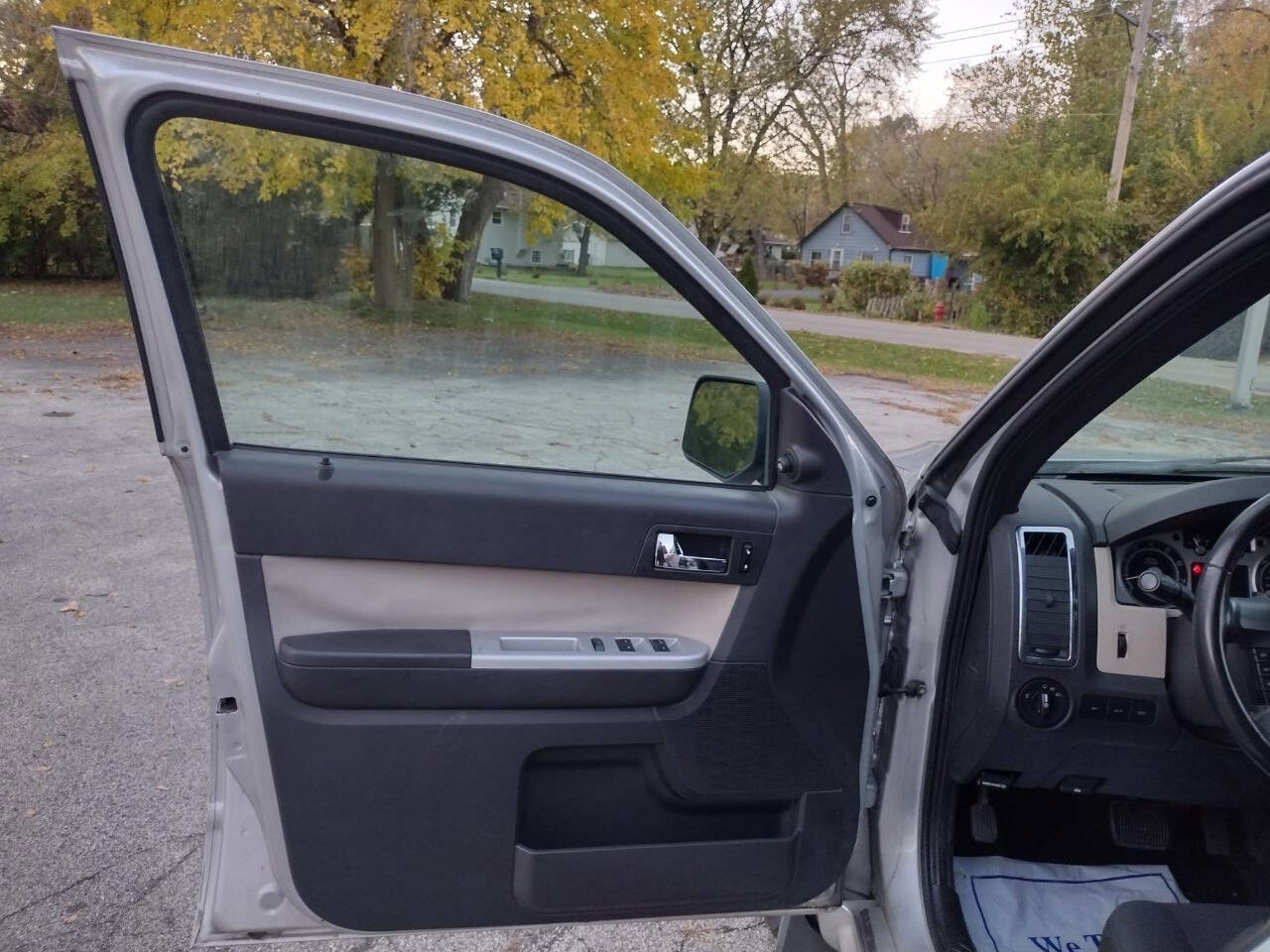 Used 2009 Mercury Mariner 4WD image 13