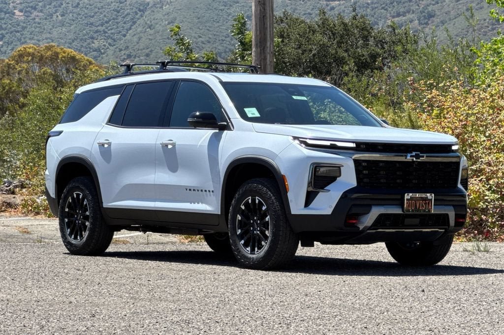 New 2026 Chevrolet Traverse Z71 w/ Enhanced Driving Package AWD/4WD image 2
