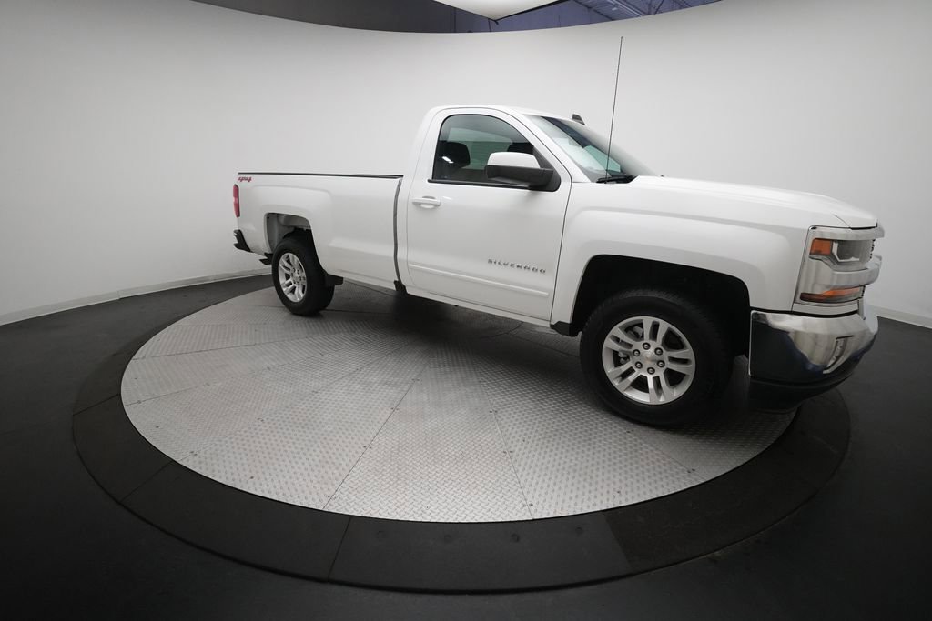 Used 2017 Chevrolet Silverado 1500 LT w/ LT Convenience Package image 32