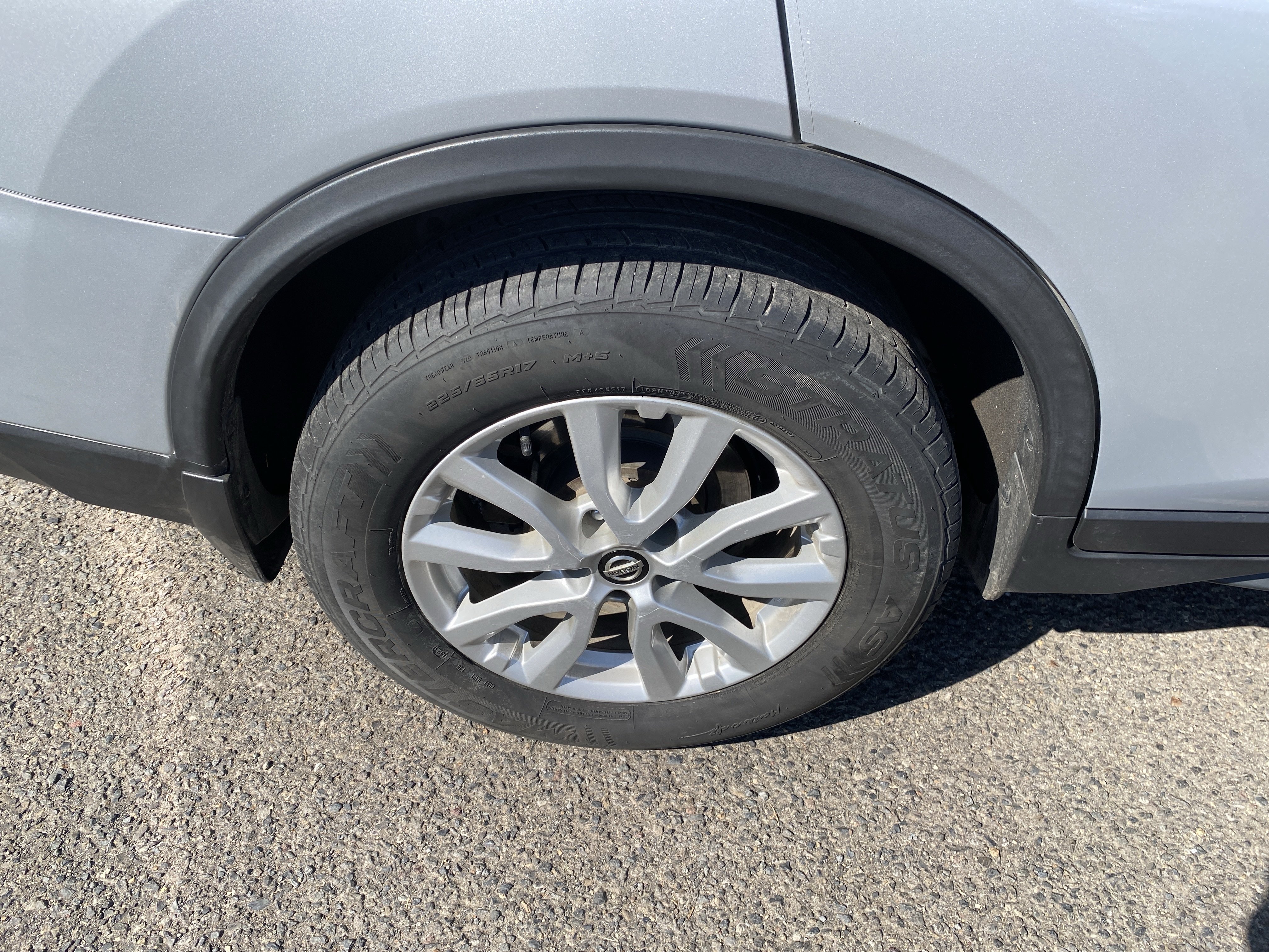 Used 2020 Nissan Rogue SV FWD image 9