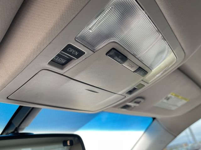 Used 2016 Toyota Avalon Touring image 12