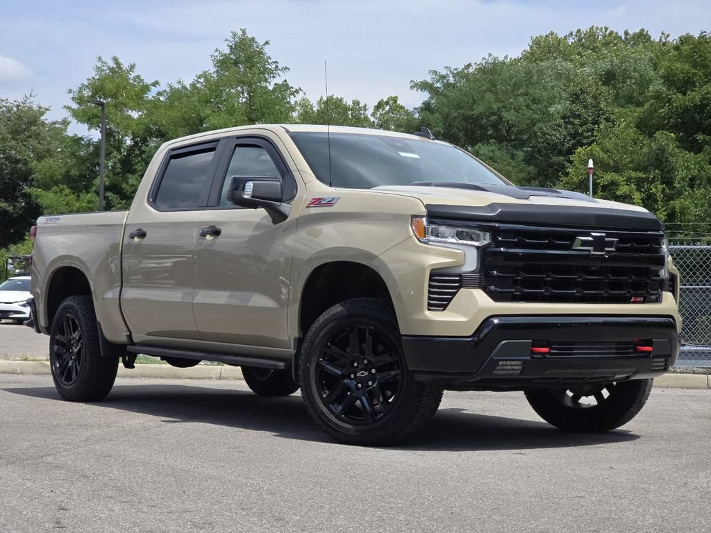 Used 2022 Chevrolet Silverado 1500 LT Trail Boss w/ LT Trail Boss Premium Package AWD/4WD image 2