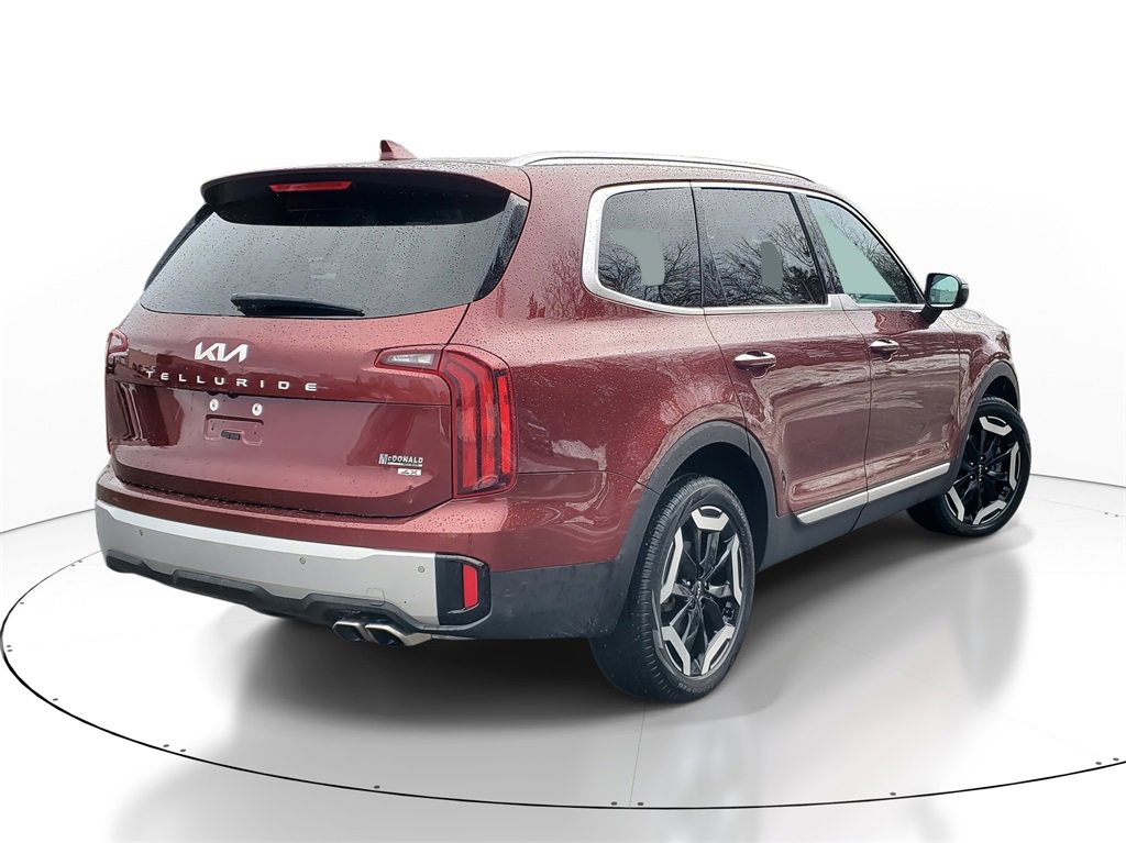 Used 2024 Kia Telluride S w/ S Sunroof Package image 3