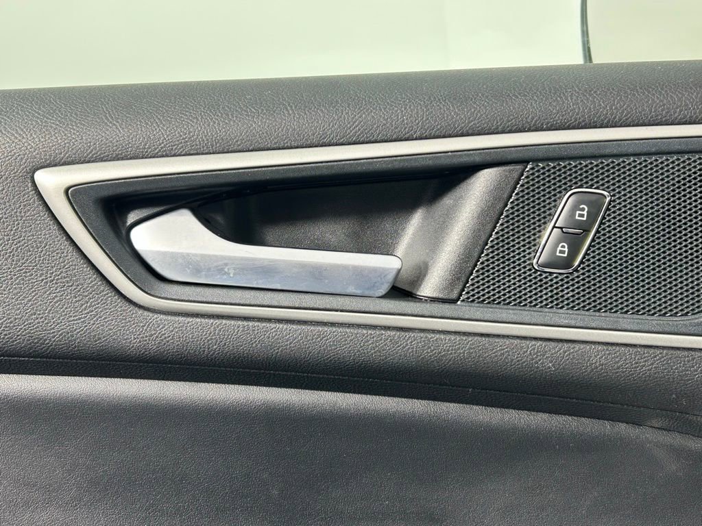 Used 2024 Ford Edge SEL image 31