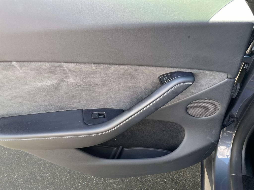 Used 2023 Tesla Model Y Long Range AWD/4WD image 14