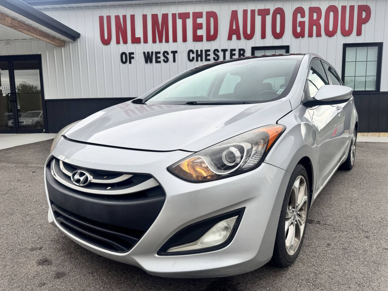 Used 2013 Hyundai Elantra GT w/ Style Pkg FWD image 2