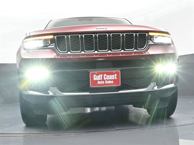 Used 2022 Jeep Grand Cherokee L Limited AWD/4WD image 31