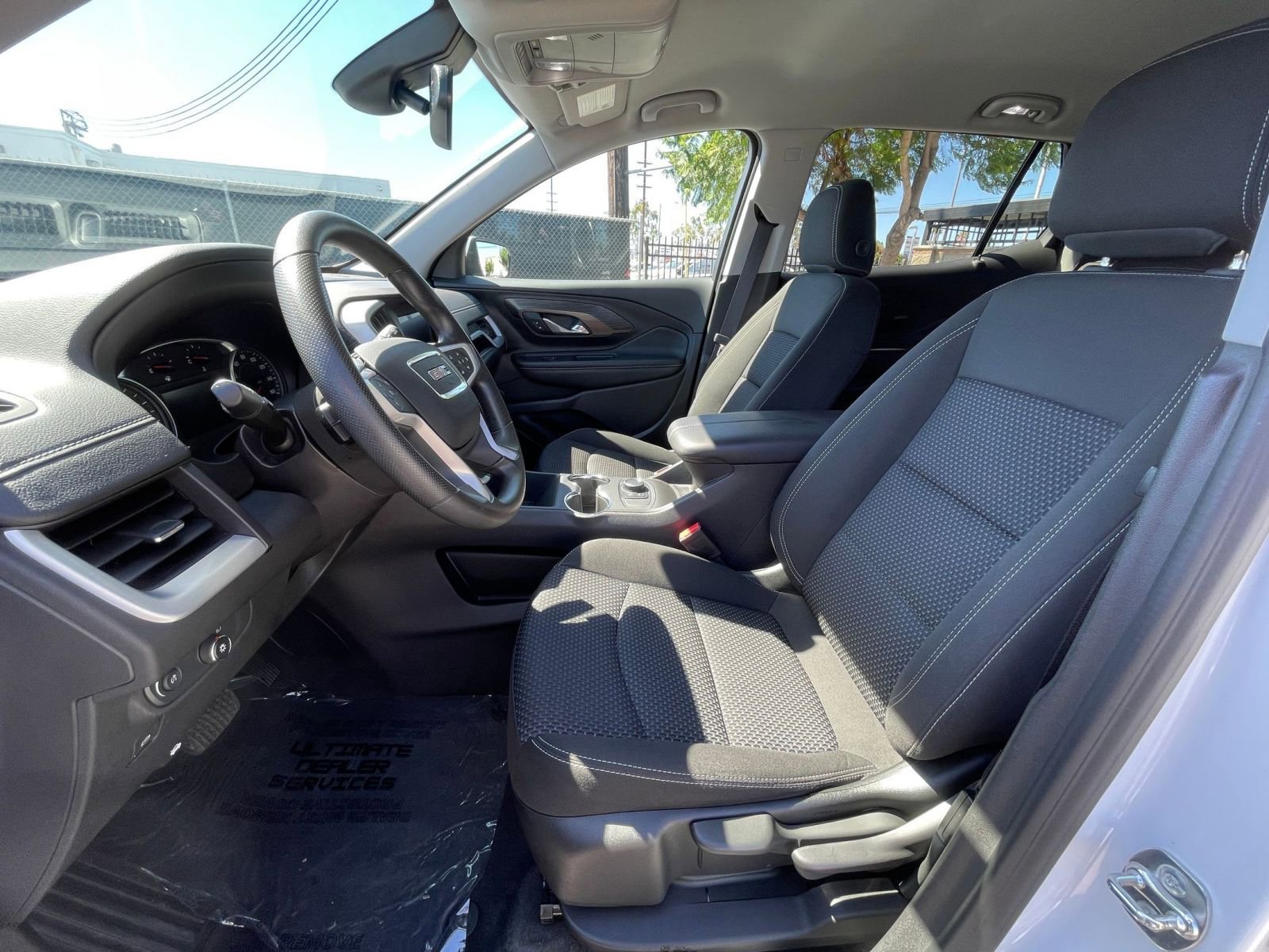 Used 2024 GMC Terrain SLE image 27