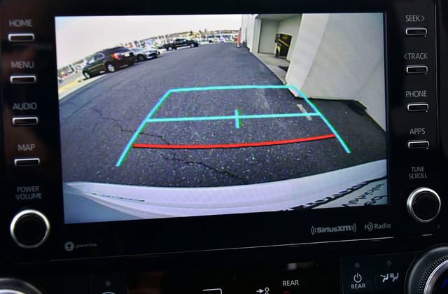 Used 2022 Toyota Highlander XLE image 23