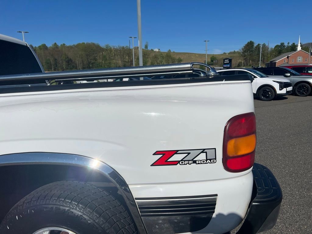 Used 2001 Chevrolet Silverado 1500 LT w/ Off-Road Chassis Pkg AWD/4WD image 4
