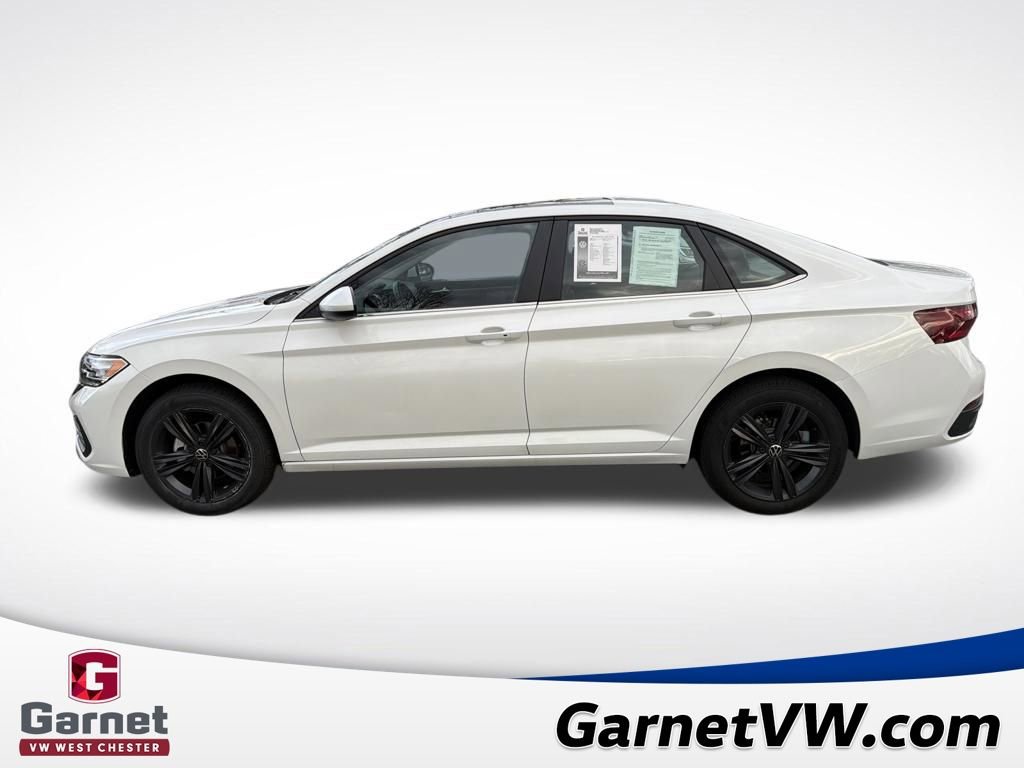 Certified 2023 Volkswagen Jetta SE image 2