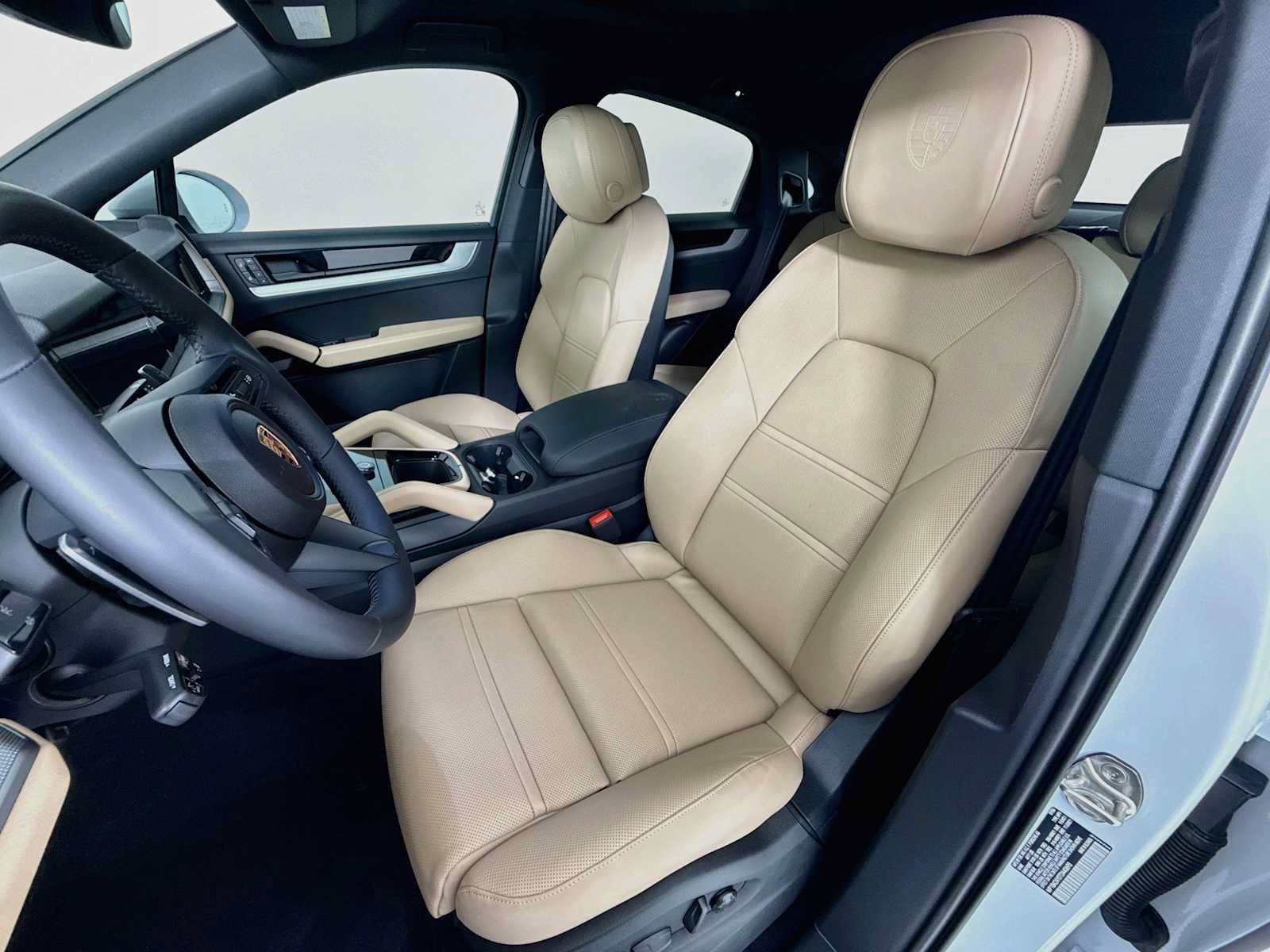 New 2026 Porsche Cayenne Coupe AWD/4WD image 5