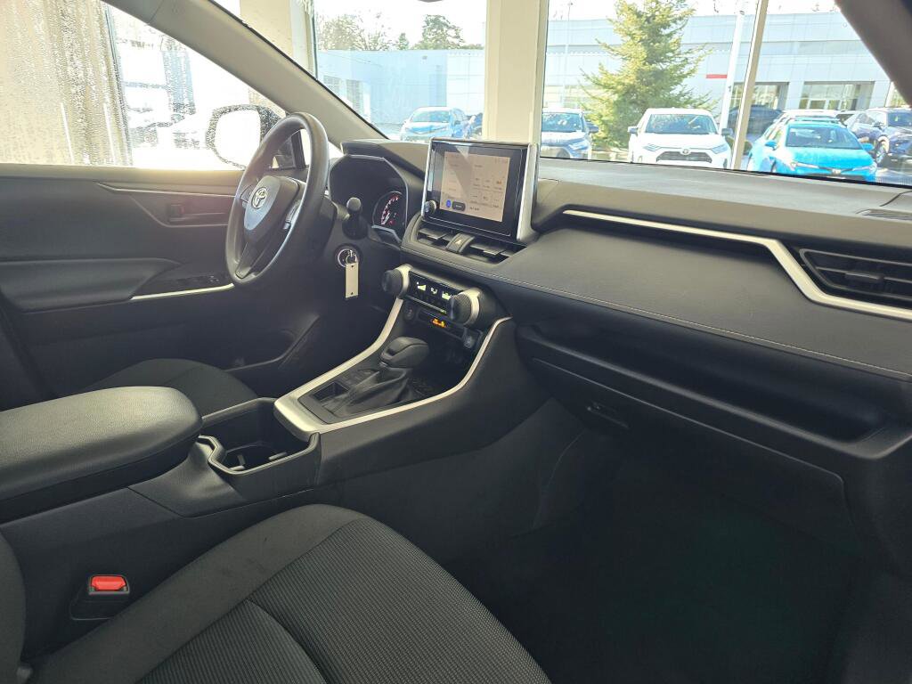 Used 2025 Toyota RAV4 LE image 44