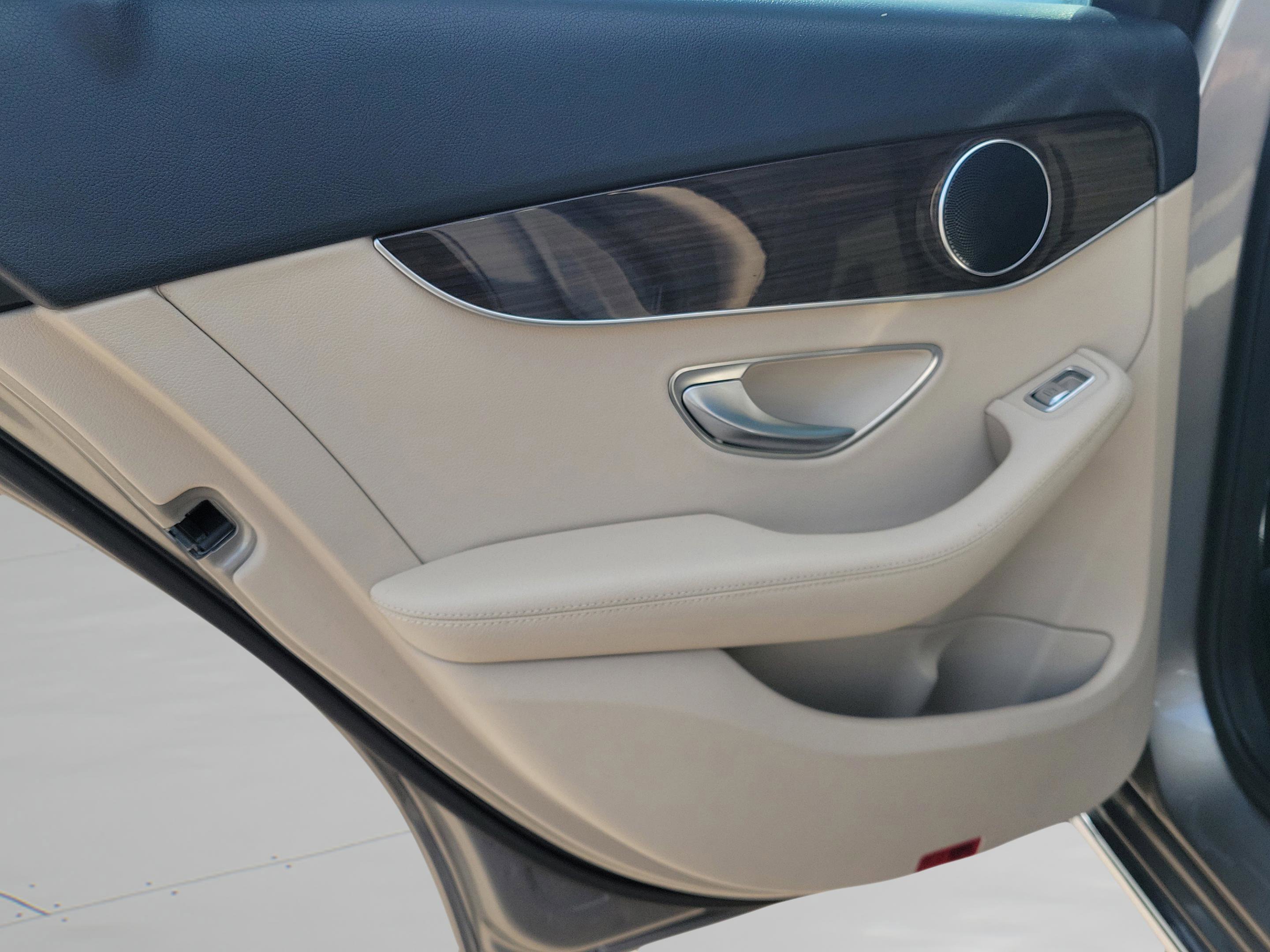 Used 2020 Mercedes-Benz C 300 4MATIC Sedan image 12